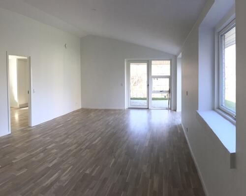 Nybygget villa i lækre materialer.