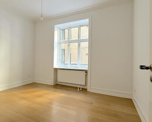 Rummelig lejlighed på Vesterbro