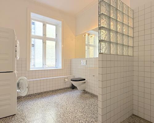 Rummelig lejlighed på Vesterbro