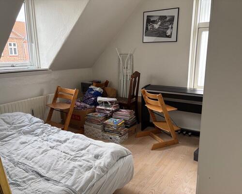 Stor 5 værelses lejlighed på Lindedal