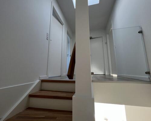 Moderne og velindrettet 2-plans rækkehus i attraktive Kildebjerg Ry