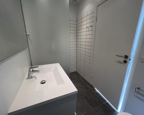 Moderne og velindrettet 2-plans rækkehus i attraktive Kildebjerg Ry