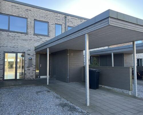 Moderne og velindrettet 2-plans rækkehus i attraktive Kildebjerg Ry