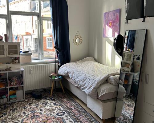 Skøn nyere renoveret 4. værelses lejlighed