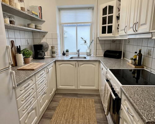 Lejlighed med altan, tæt på gågade og fitness