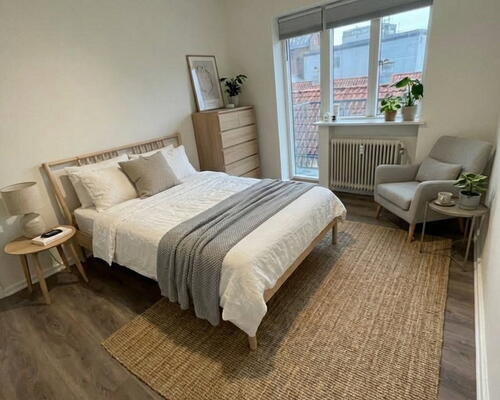 Lejlighed med altan, tæt på gågade og fitness