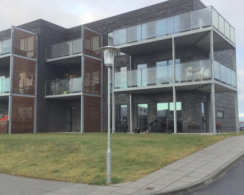 Lys og moderne 3-værelses med stor terrasse