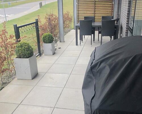 Lys og stor 3-værelses med god terrasse