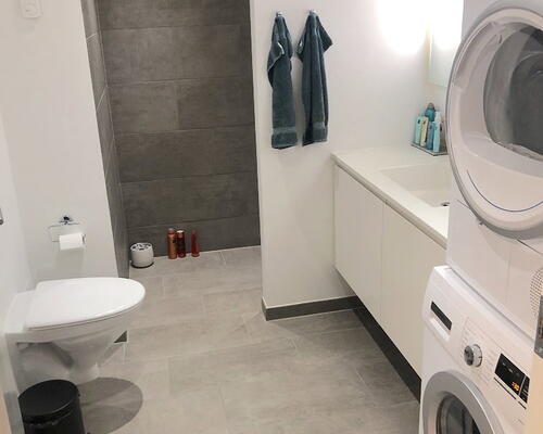 Lys og stor 3-værelses med god terrasse