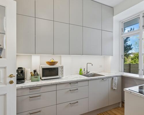 Lækker nyistandsat lejlighed centralt i Hellerup