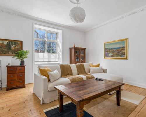 Lækker nyistandsat lejlighed centralt i Hellerup