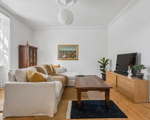 Lækker nyistandsat lejlighed centralt i Hellerup