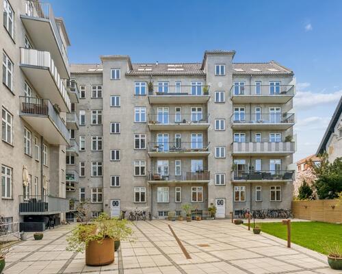 Lækker nyistandsat lejlighed centralt i Hellerup