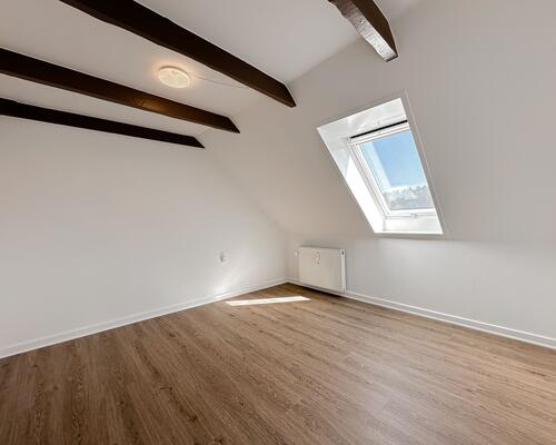 Attraktiv og nyrenoveret 4-værelses lejlighed på 92 m²