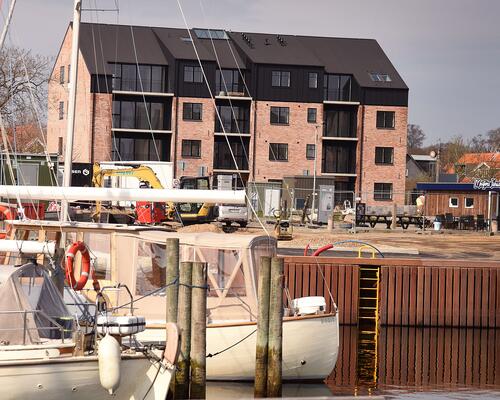 Pakhuset på havnen i Hou
