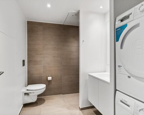 Stor altan med udgang fra køkken-alrum