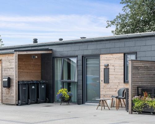 Rækkehus der emmer af lys, liv og luft