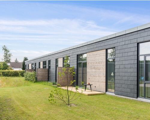 Rækkehus der emmer af lys, liv og luft