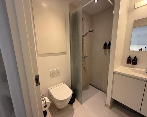 Unik 2-værelses med skøn altan med aftensol