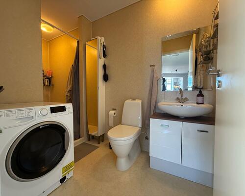 Hyggelig 2 værelses lejlighed med lille altan