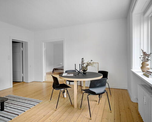 Stor 2 værelses lejlighed på 87 m²