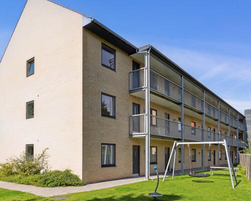 Moderne boliger i Tækkerhusene, Hillerød: Elevator og privat altan. Perfekt beliggenhed ved både natur og by liv