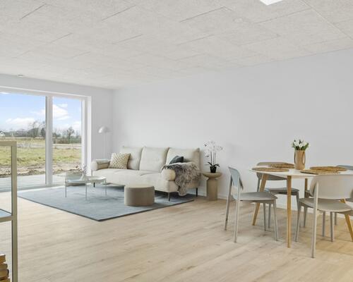 Familievenligt nyopført rækkehus i Snejbjerg med privat have/terrasse og mulighed for ladestander.