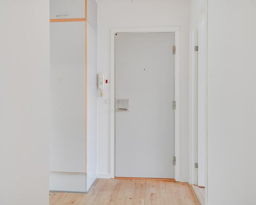 Stor 2-værelses med elevator i opgangen