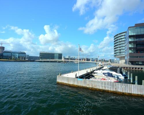Flot nyere lejlighed med privat p-plads og terrasse på 40 m2