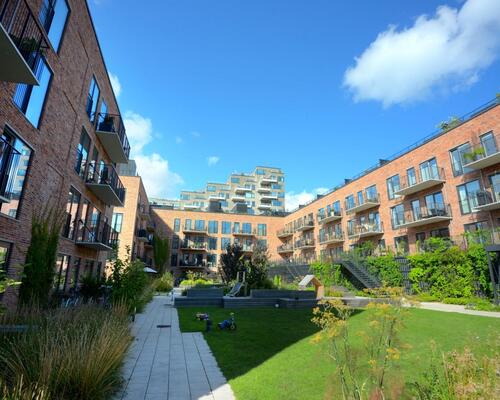 Flot nyere lejlighed med privat p-plads og terrasse på 40 m2