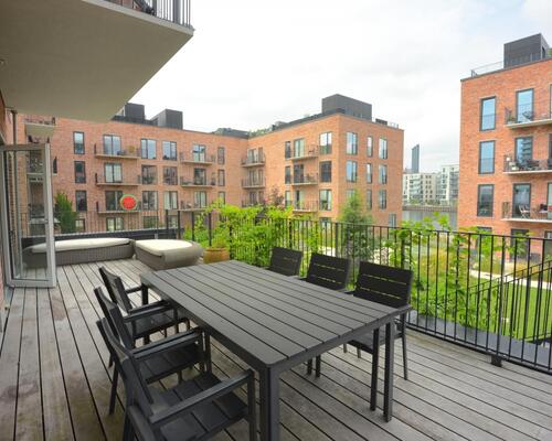 Flot nyere lejlighed med privat p-plads og terrasse på 40 m2