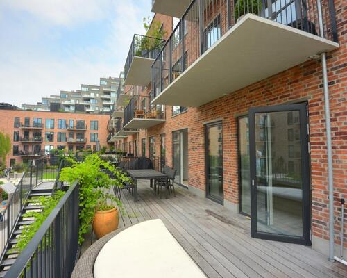 Flot nyere lejlighed med privat p-plads og terrasse på 40 m2