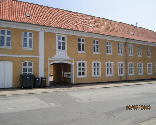 2½ vær. centralt beliggende i Assens...