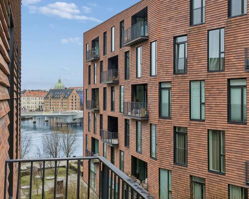Unik og fuldt møbleret penthouse i to plan – uden bopælspligt Udlejes 2-3 år