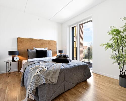 Højt til loftet og massere af lys i moderne bolig