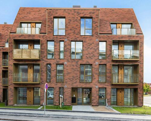 Højt til loftet og massere af lys i moderne bolig
