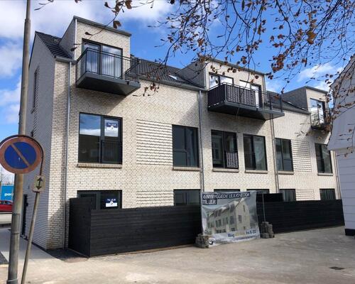 Lys og moderne 2-plans lejlighed i nyere ejendom fra 2022 – centralt i Bagsværd