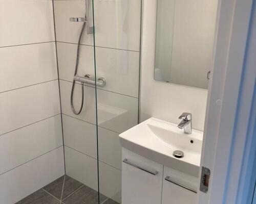 Nyrenoverede rækkehuse m/ lille have