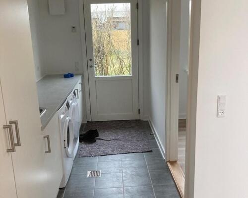 Nyrenoverede rækkehuse m/ lille have