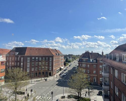 Fuldt møbleret lys penthouse lejlighed | Gentofte