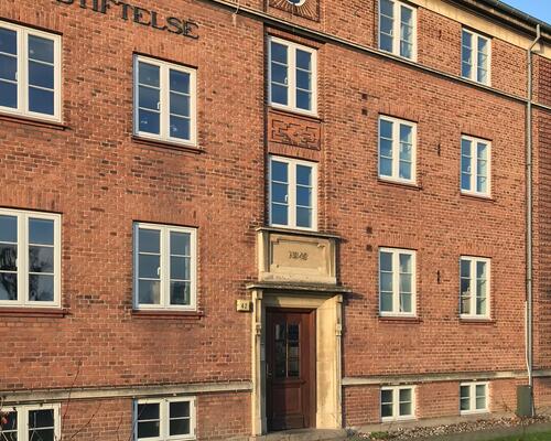 1 værelses lejlighed i yderst charmerende frederiksbjerg ejendom