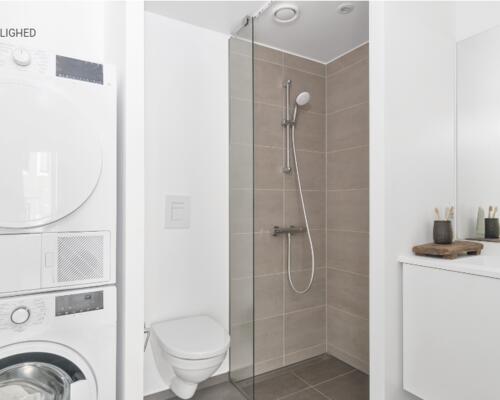Lys og rummelig lejlighed med altan – perfekt beliggenhed i naturskønne Ballerup