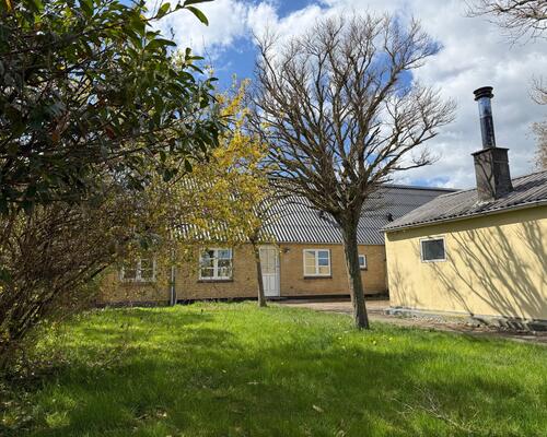 Fint hus på 114 m² med 4 værelser og sydvendt have i sydbyen