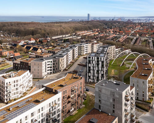 Stilren 2 værelses lejlighed i Broloftet med nye møbler og god beliggenhed