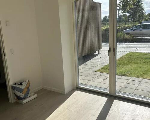 Skøn 2-værelses i rolige omgivelser med terrasse og gode forbindelser