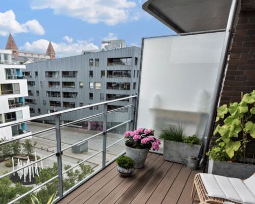 Penthouse lejlighed med 2 store altaner.