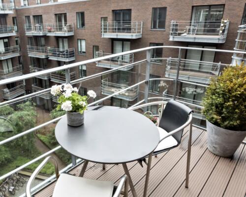 Penthouse lejlighed med 2 store altaner.