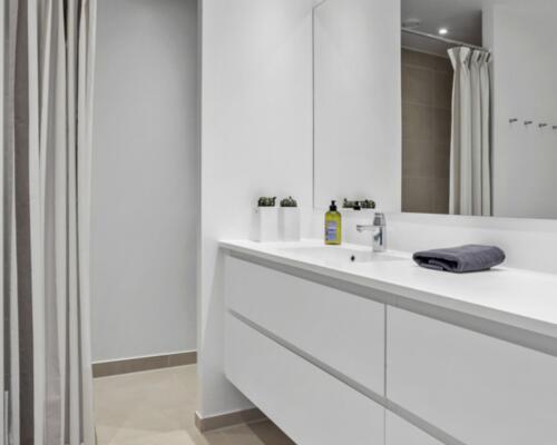 Penthouse lejlighed med 2 store altaner.