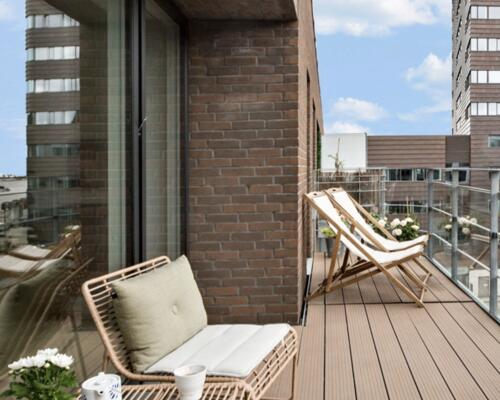 Penthouse lejlighed med 2 store altaner.