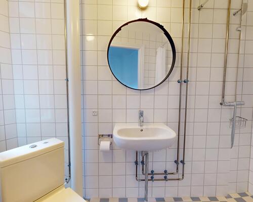 Ny moderniseret herskabslejlighed centralt i København
